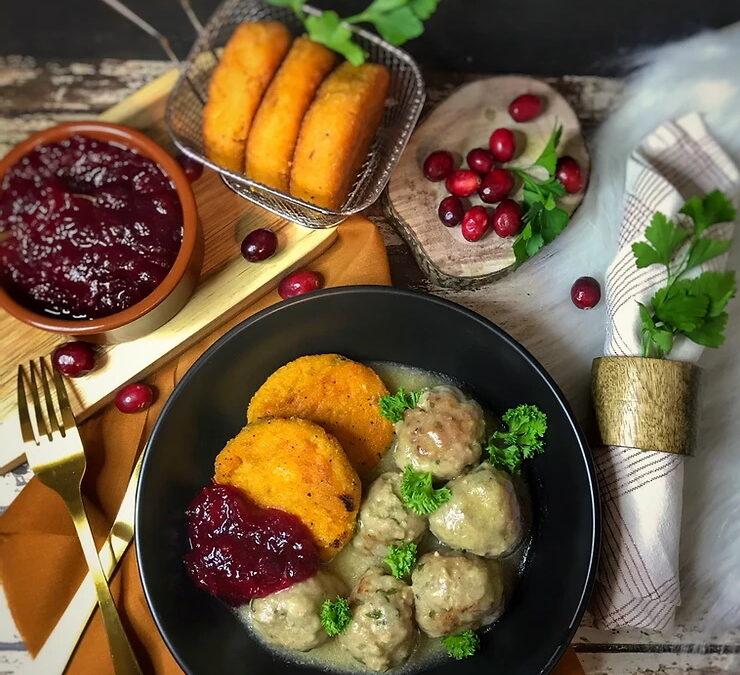Boulettes suédoises « kotbullär », compote de cranberries et croquettes de butternut 🇸🇪