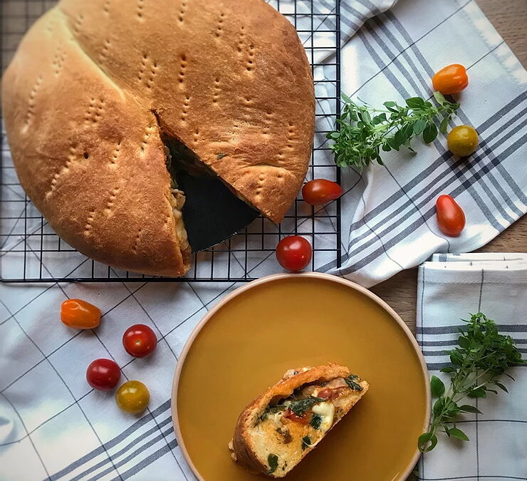Pizza ripiena aux épinards, pancetta et champignons 🍅 🍕